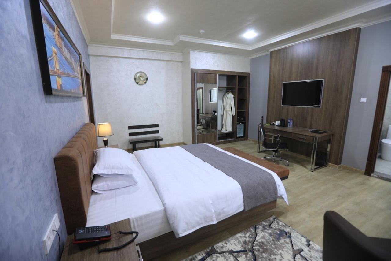 Chlnor Hotel Andijan Exterior foto