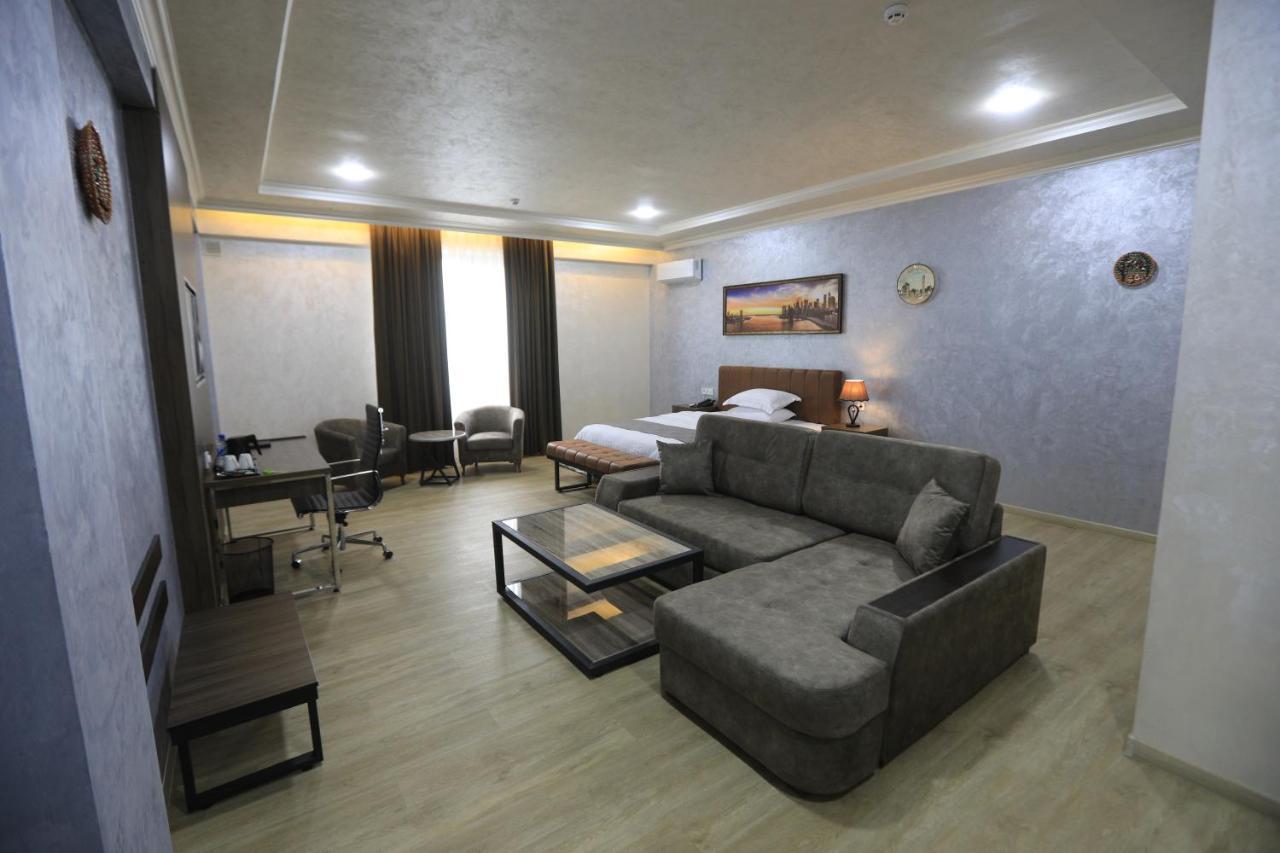 Chlnor Hotel Andijan Exterior foto