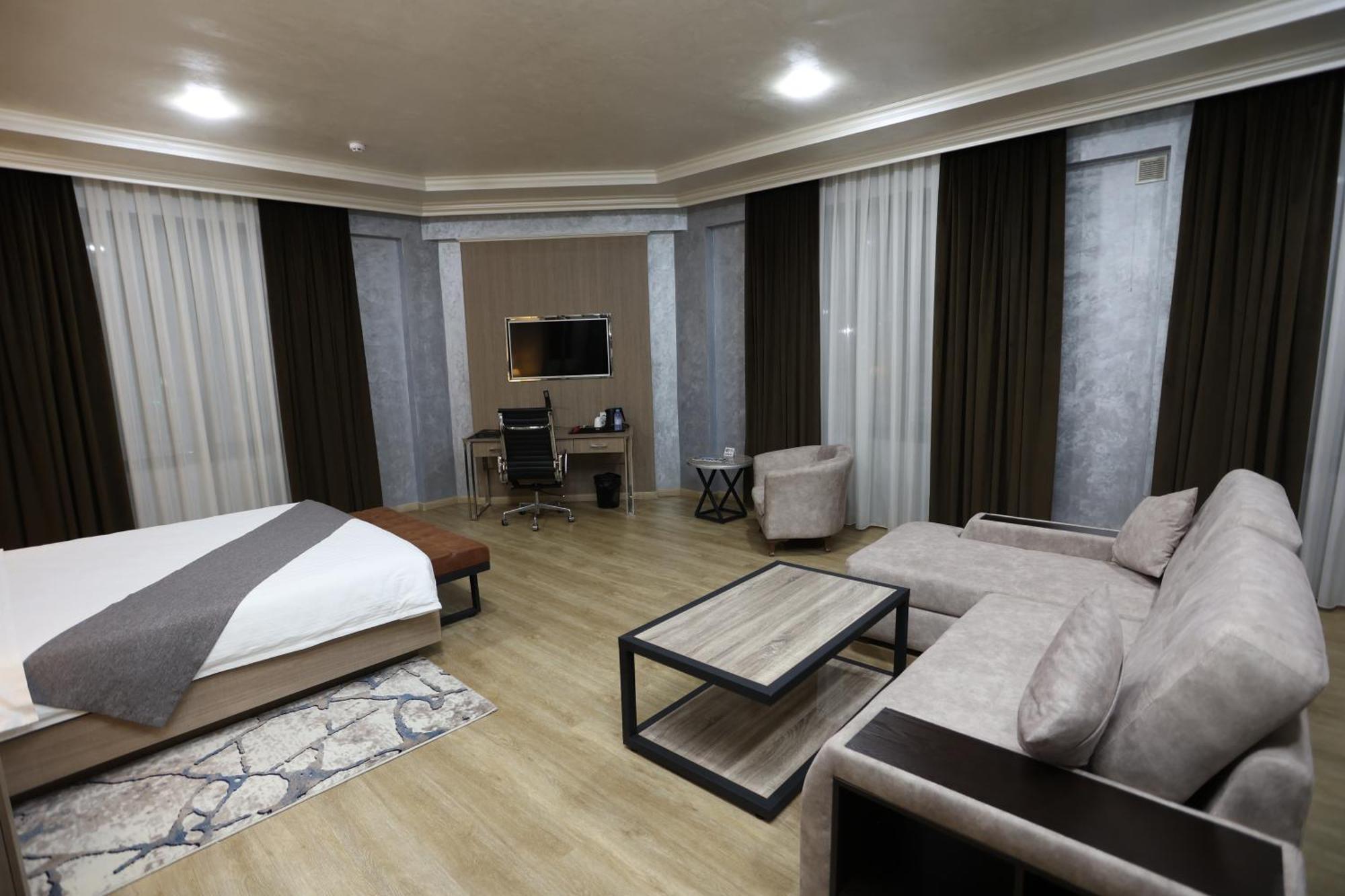 Chlnor Hotel Andijan Exterior foto