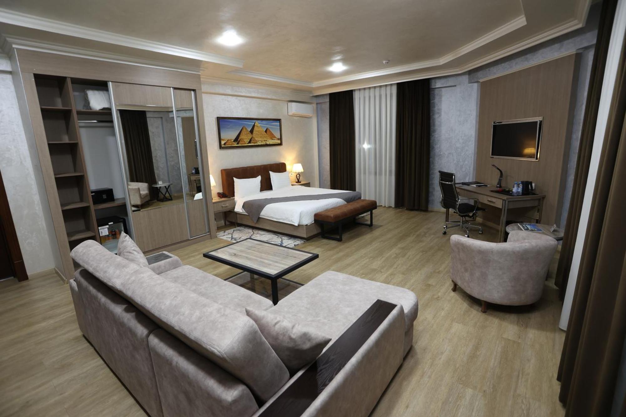 Chlnor Hotel Andijan Exterior foto